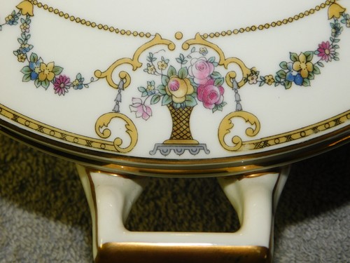 Heinrich H&Co Selb Bavaria Floral Gold Rimed Round Covered Vegetable Bowl - Picture 2 of 17
