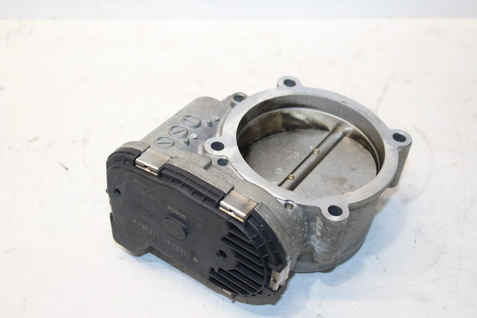 VOLKSWAGEN PHAETON 2004-2006 4,2 L CARROCERÍA DEL ACELERADOR 077133062A OEM Foto 3 de 4