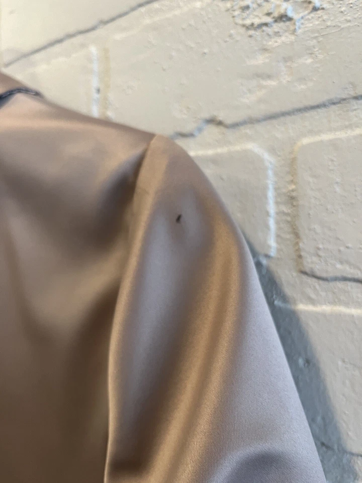 Abrigo impermeable reversible beige con estampado animal leopardo grande Dennis Basso para mujer Foto 3 de 4