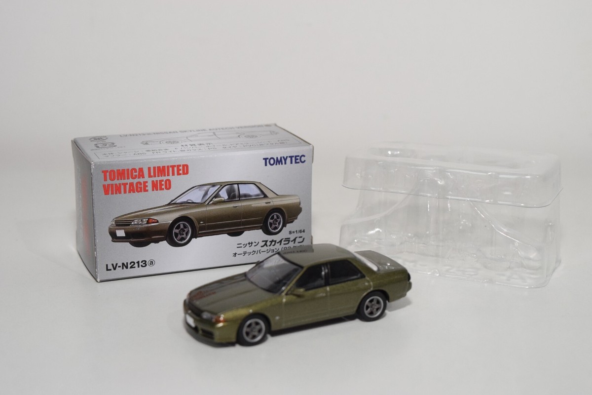 A94 1:64 3 INCH TOMICA TOMY VINTAGE LV-N213A NISSAN SKYLINE