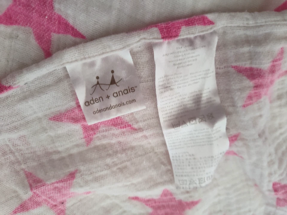 Manta Aden + Anais Hot Pink Star Baby Muselina Blanca Algodón 45" Niña Foto 4 de 4