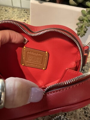 きょんp⭐︎coach コーチ ハート型ケース レッド 美品 きょんp⭐︎coach コーチ ハート型ケース レッド 美品 きょんp