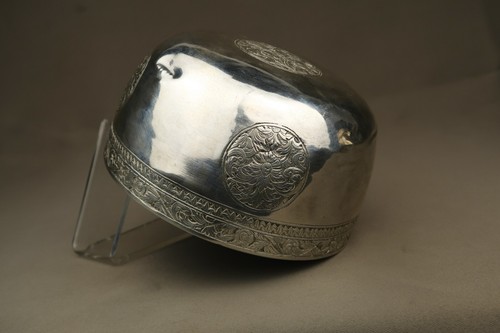 Antique Tibetan Carved Repousse Silver Bowl - Picture 12 of 16