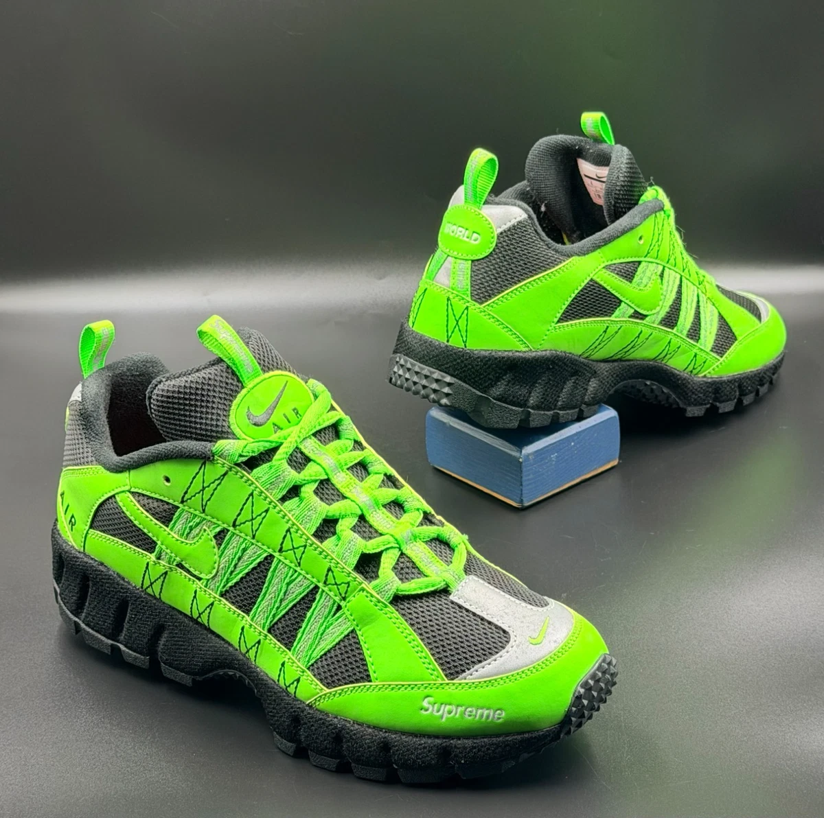 Preços baixos em Nike Supreme x Air Humara 17 Green | eBay