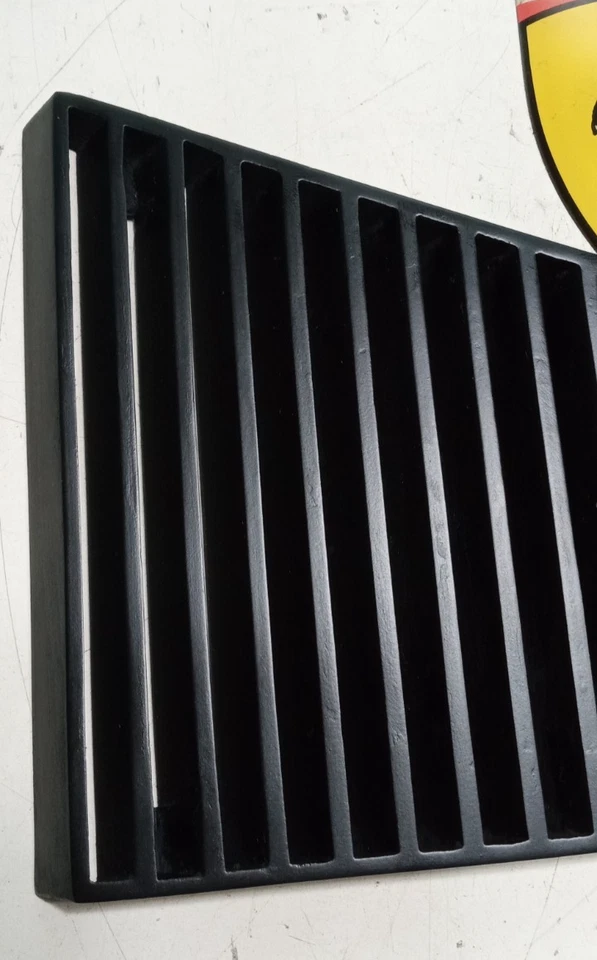 Rejilla de carrocería trasera Ferrari 365 GT 2+2_Lado izquierdo_SX_ GENUINA Foto 3 de 4