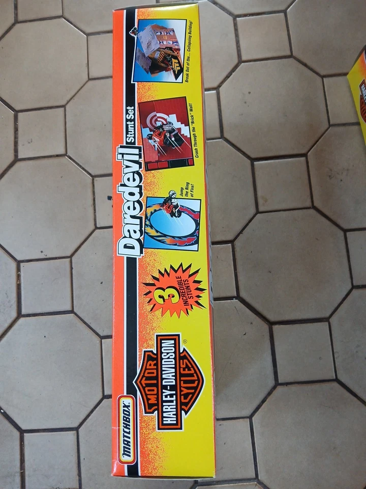 MATCHBOX HARLEY DAVIDSON DAREDEVIL STUNT SET. Unopened SEALED NOS. 1994 Vintage - Image 3 of 4