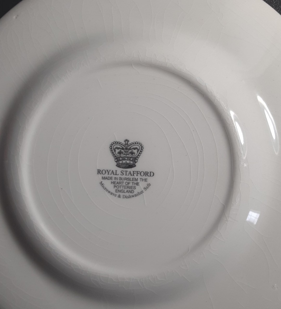 Royal Stafford Christmas Eve Fireplace 3-Salad Plates 8 1/2" + 8 3/4" Serve Bowl