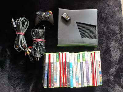 Microsoft Xbox 360 S 4GB Schwarz USK 5-18 PAL Spiele; CIB; Konvolut/Sammlung