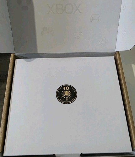 Xbox Wireless Controller The Witcher 3 10th Anniversary Special Edition NEW - Picture 2 of 3
