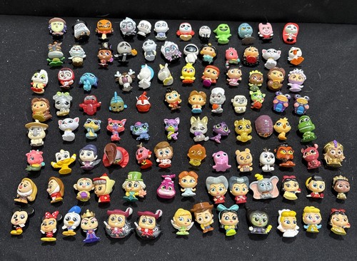99 Disney Doorables Lot | Mixed Series Mini Figures with case - Cute!