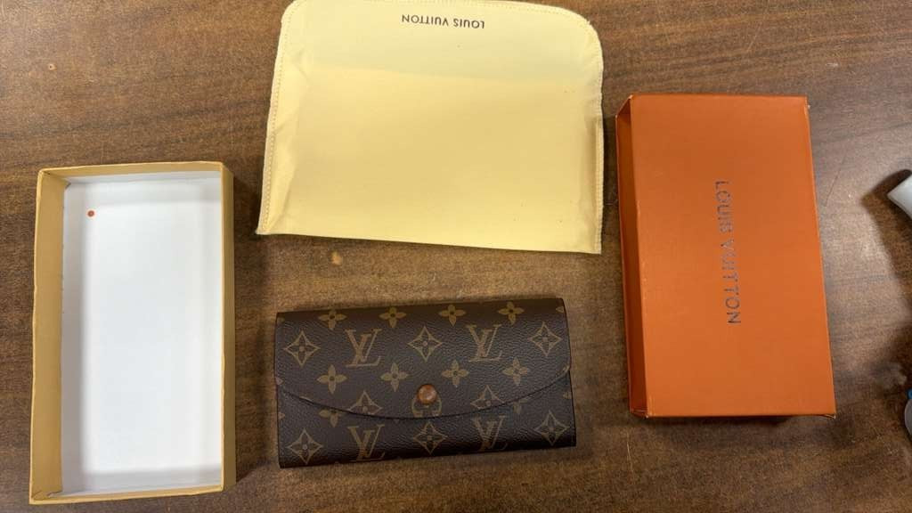 Louis Vuitton Portefeuille Sarah Monogram Long Wallet – Brown