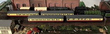 Hornby OO Gauge Rake of 4 - Mk1 (Ex-LNER) Crimson & Cream Corridor Coaches Mint