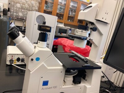 Zeiss Axiovert 100  phase constrast Fluorescence Microscope with different obj.