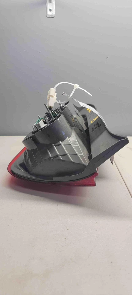 Правый задний фонарь в сборе 08-10 SCION XB - Изображение 4 из 4