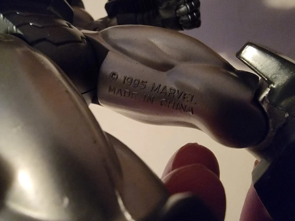 1995 Toy Biz Inc Marvel Comics Iron Man Máquina de Guerra Posable Figura de Juguete de Acción Foto 2 de 3