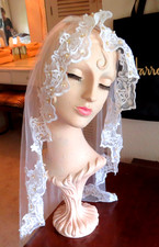Vintage Lace Bridal Veil Wedding Mantilla Fingertip Length