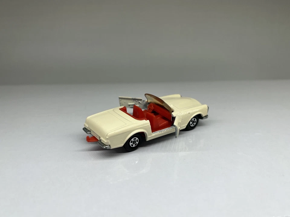 Matchbox Lesney Superfast # 27 Mercedes 230SL CREAM WHITE with original box - Image 4 of 4