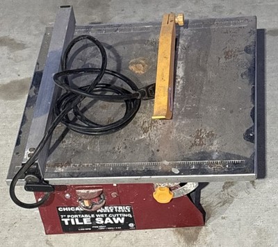 Chicago Electric 7  Portable Wet Cutting Tile Saw 69231