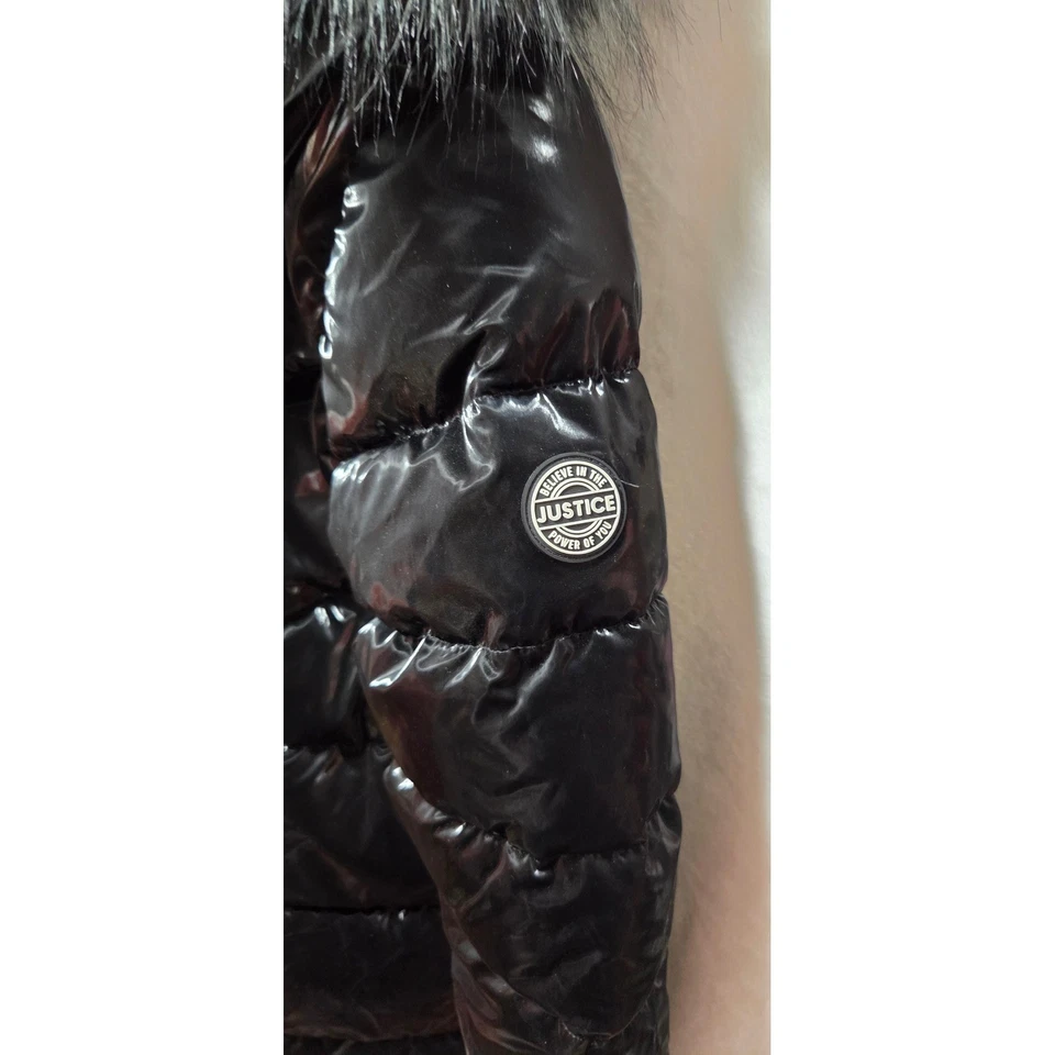 Chaqueta de invierno Justice Girls negra brillante acolchada de piel sintética con capucha talla XL (16/18) Foto 4 de 4