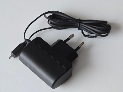 Sony Ericsson Ladegerät Charger EP310 CAA-0004003-BV, 5V 550mA,Micro-USB schwarz