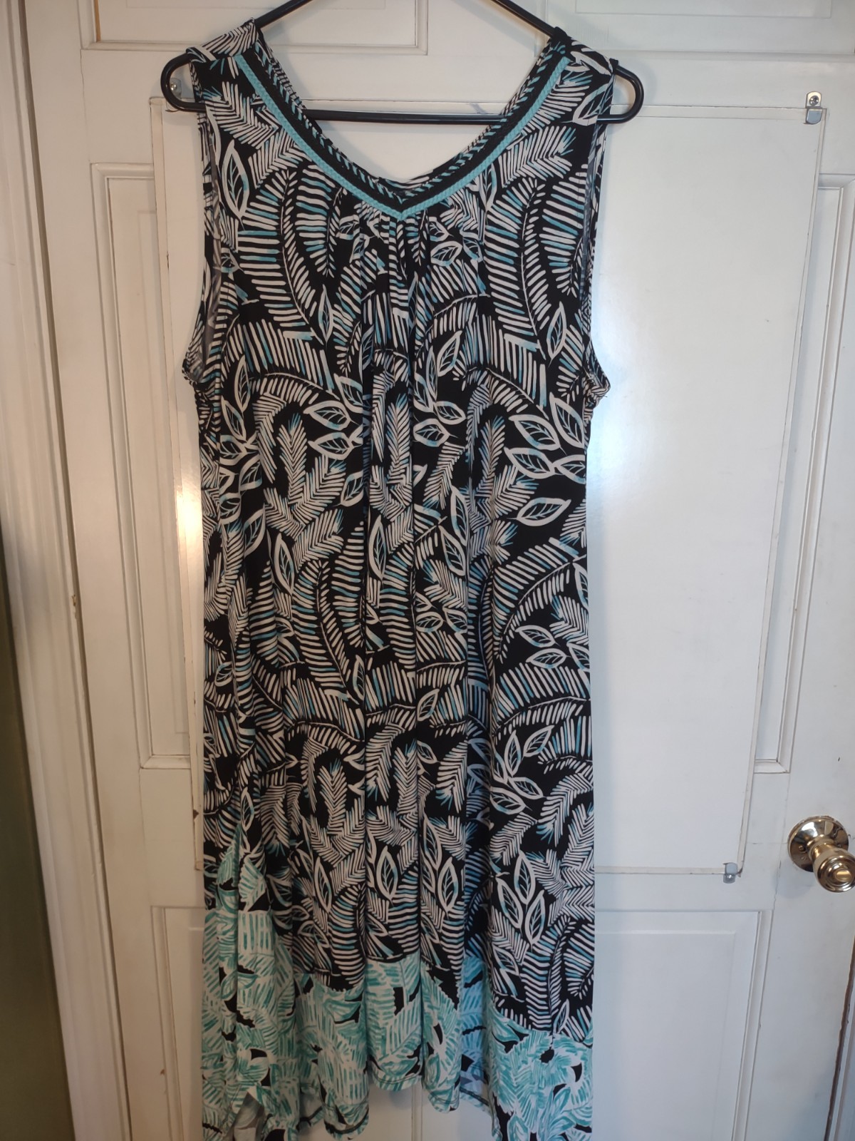 New Directions Women’s XL Black/White/Blue Floral Sleeveless Midi Dress