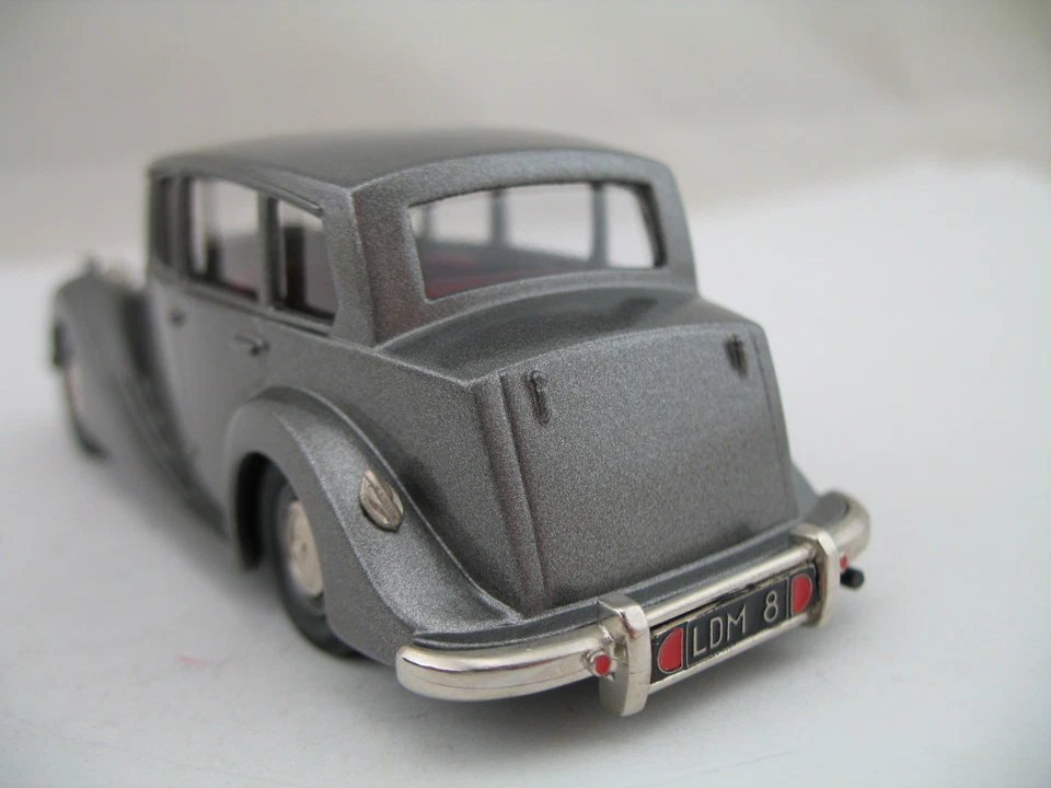 Lansdowne 1:43 Model LD 8: 1954 Triumph Renown Saloon, MIB - Image 3 of 4
