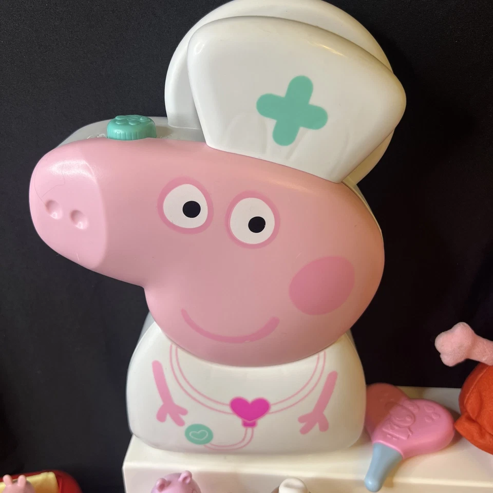 Lote de 35 FIGURAS Peppa Pig & Friends 2" - 3", Peluche parlante, Estuche, Coche parlante Foto 3 de 4