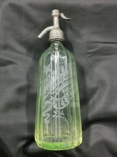 ancien Siphon OURALINE . ville de BERGUES . Brasserie de l'étoile . MESSEMAECKER