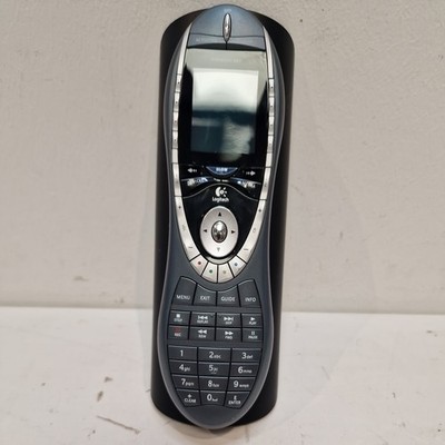 Logitech Harmony 885 Universal Remote Control mit Ladeschale