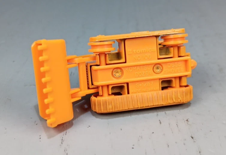 Tomica Komatsu D65S topadora cargadora de orugas VNM-M Foto 4 de 4