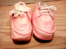 Pink Baby Crib Shoes 0-3 Months NEW. NEVER WORN.