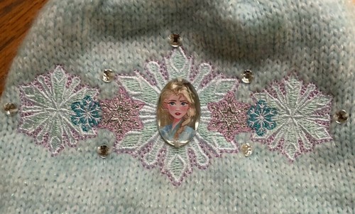 Disney Store Frozen Elsa Sparkly Winter Beanie Hat Pom Pom Size XS/S (3-6) 52 cm - Picture 3 of 6