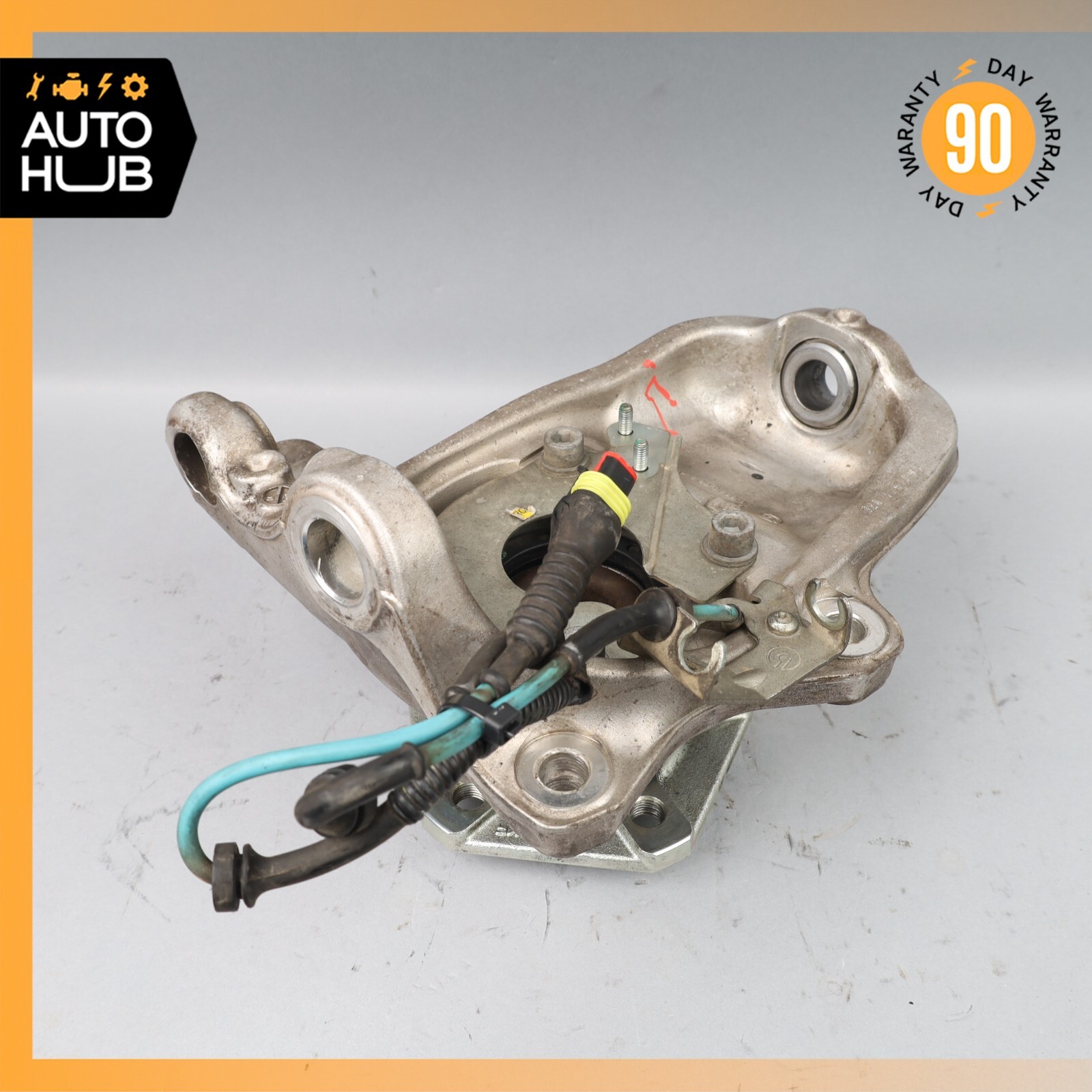 11-19 Maserati GranTurismo S M145 Front Left Side Spindle Knuckle Hub OEM 16k
