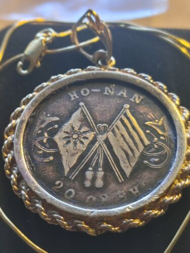 1920 Flags Of The Wu Chang Uprising Honan Province Coin Pendant Genuine gilded  - Afbeelding 1 van 16