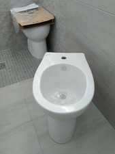 Sanitari bagno a terra Edoné, vaso bidet + wc di colore bianco anche x terza età