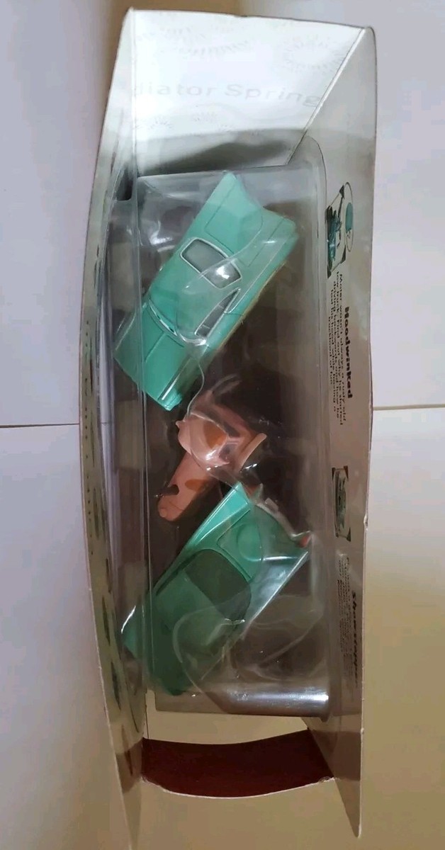 Disney Cars Story Tellers WEDDIND DAY RAMONE TRACTOR FLO
