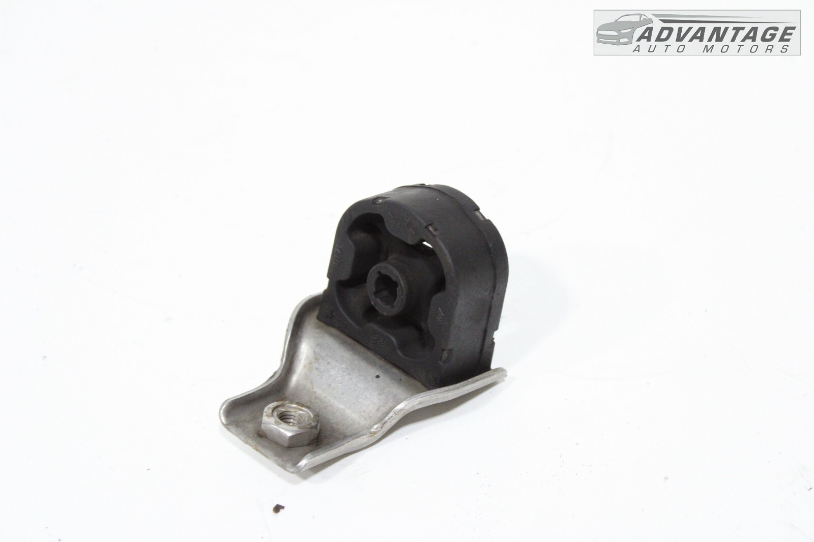 2014-2020 MASERATI GHIBLI 3.0L RWD EXHAUST CENTER MUFFLER RESONATOR HANGER OEM