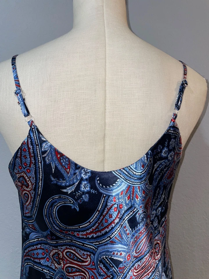 Vestido midi Emma & Michele para mujer satinado cachemira sin mangas talla S capucha cuello elegante Foto 4 de 4