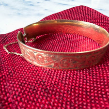 Henry Griffith & Sons 9ct Yellow Gold Metal Core Hinged Bangle Bracelet
