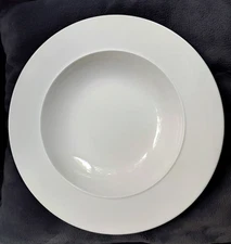 Churchill Alchemy AMBIENCE WHITE Serving Bowl 12.5" Stanard Rim England APRAB125