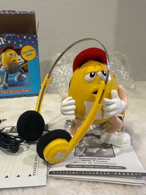 Vintage Radioshack Exclusive Yellow M&M AM/FM Pocket Radio W/ M&M