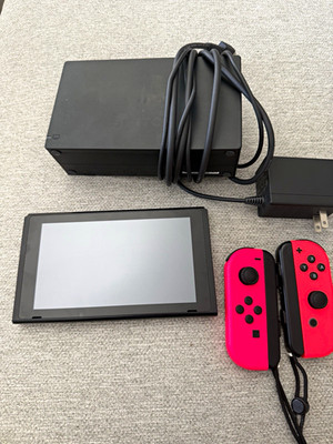 Nintendo Switch Console (2017) w/ Dock, Joy-Cons & Cables. Great condition!
