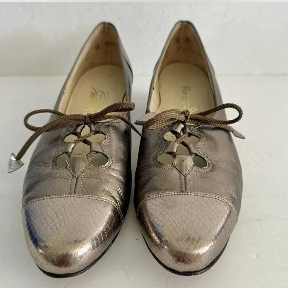 Vintage 70s Johansen Ette Shoes Women's 10 Pumps Gold Leather Cap Toe - Image 3 of 4