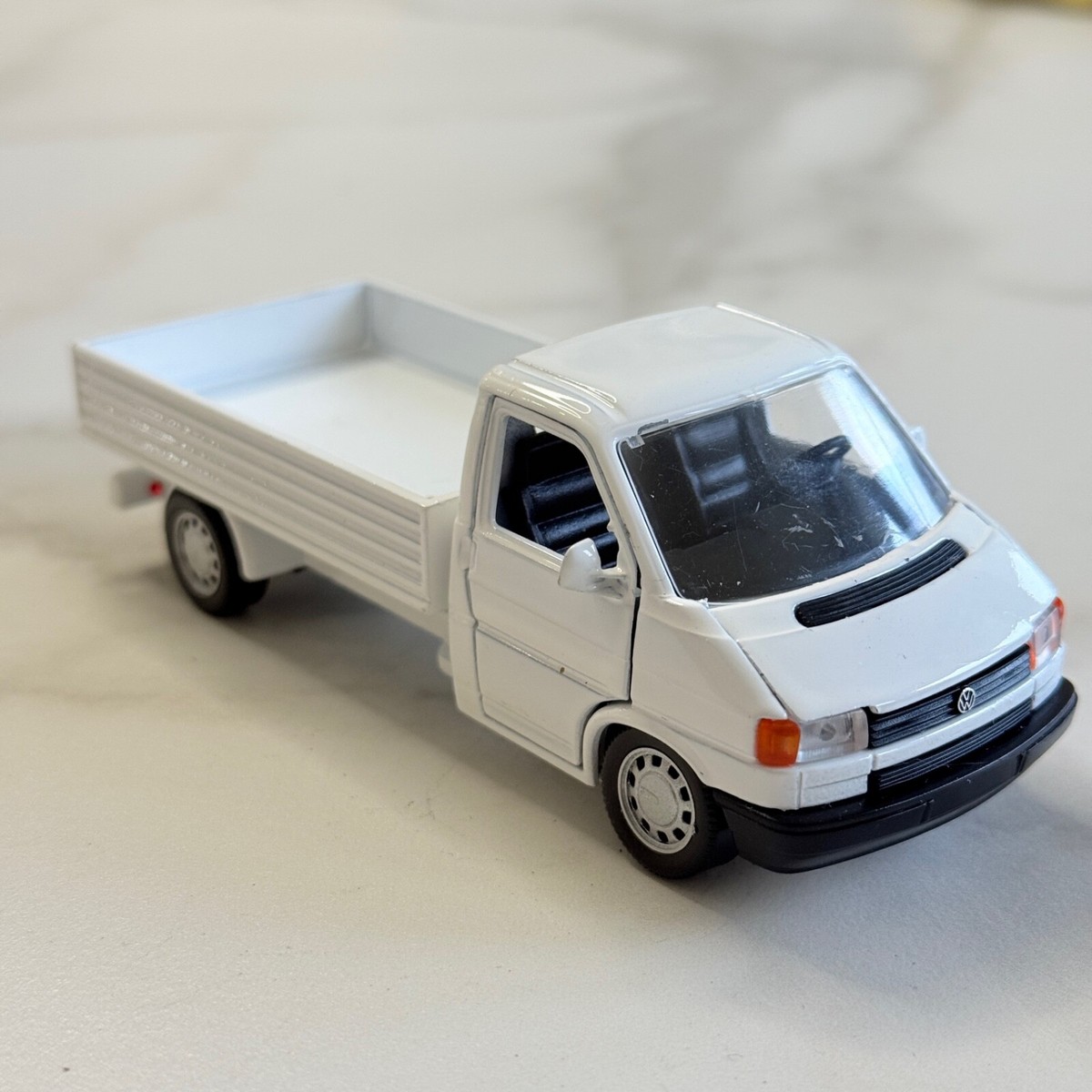 Schabak 1:43 Volkswagen Transporter NR 1070 – T4 Pickup Truck