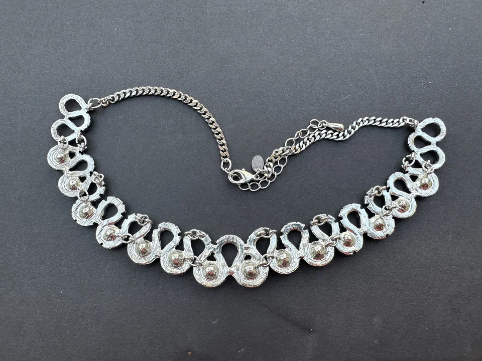M&S (Mark & Spencers) Gran Collar de Tono Plateado con Diamantes de Imitación Vintage Foto 3 de 3