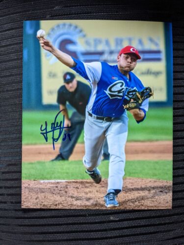 Yariel Rodriguez Toronto Blue Jays Signed 8x10 Cuba - Picture 1 of 2