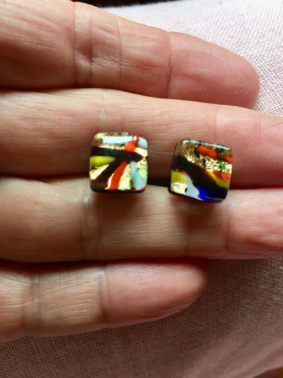 Boucles d'oreilles créateur en émaux bleus : l'artisanat français raffiné