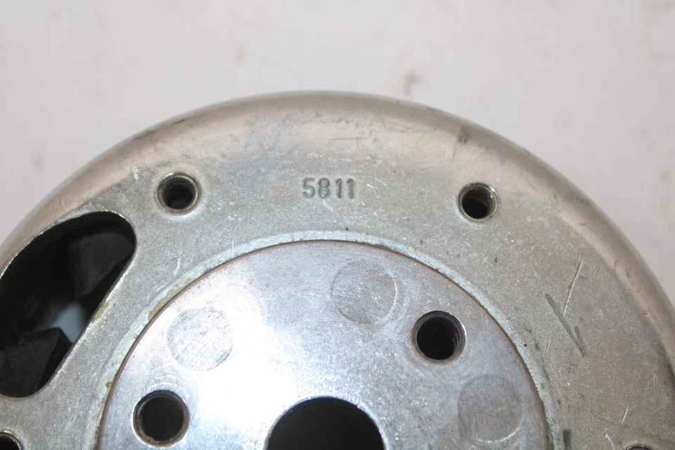 1986 Yamaha Excel Iii оригинальный маховик в сборе 8J9-85550-20-00 SY70 - Изображение 2 из 4