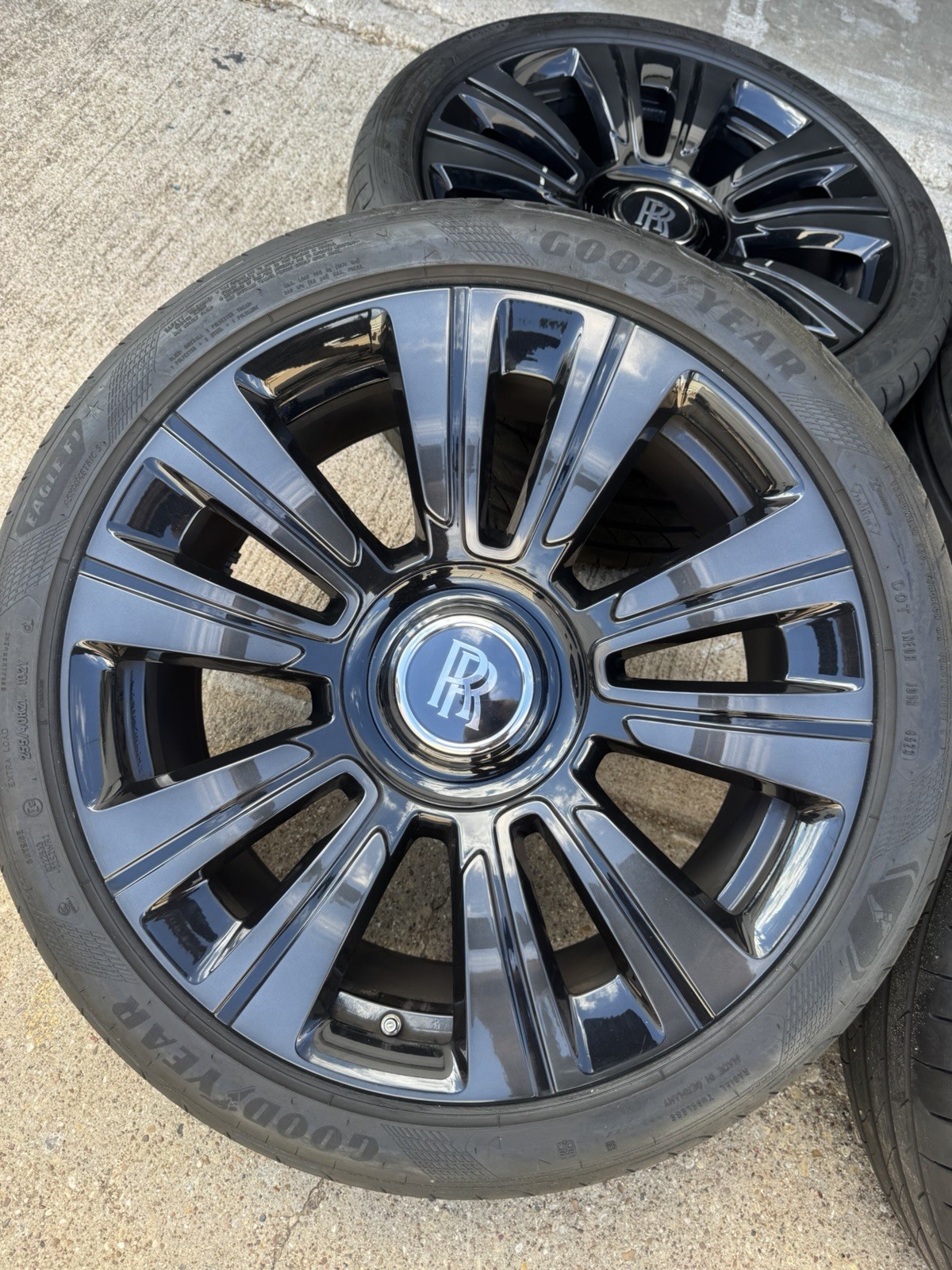 Rolls-Royce Ghost 2021-2026 Left Cap
