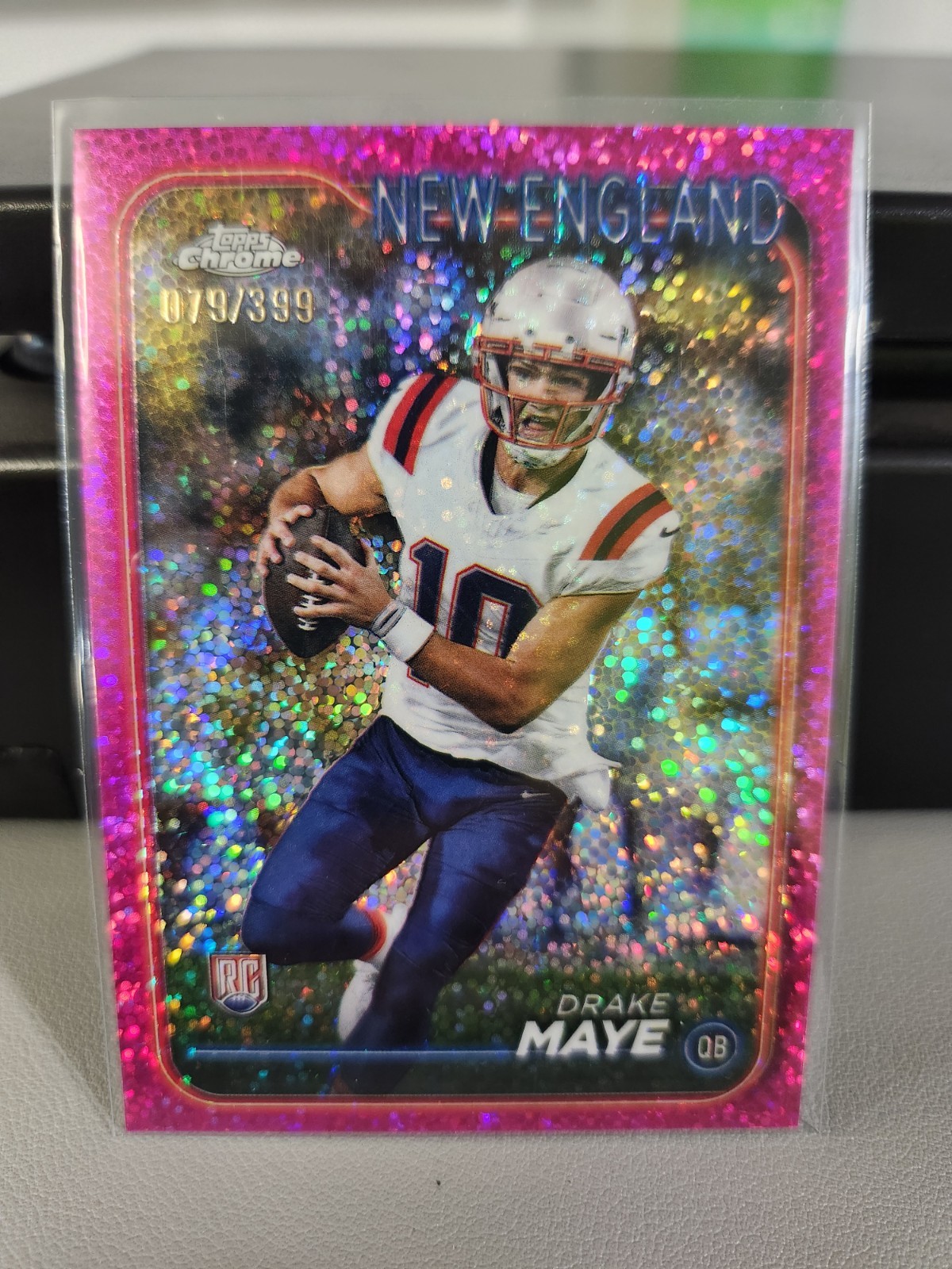 2024 Drake Maye #203 Magenta Speckle Refractor /399 (RC)-Topps Chrome
